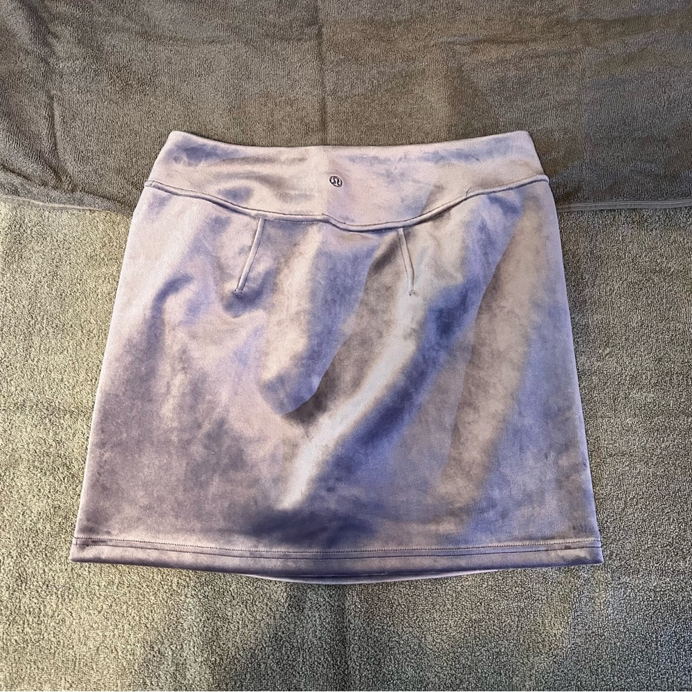 Women’s Medium Lululemon Scuba HR Mini Skirt Velvet Purple Plush Soft